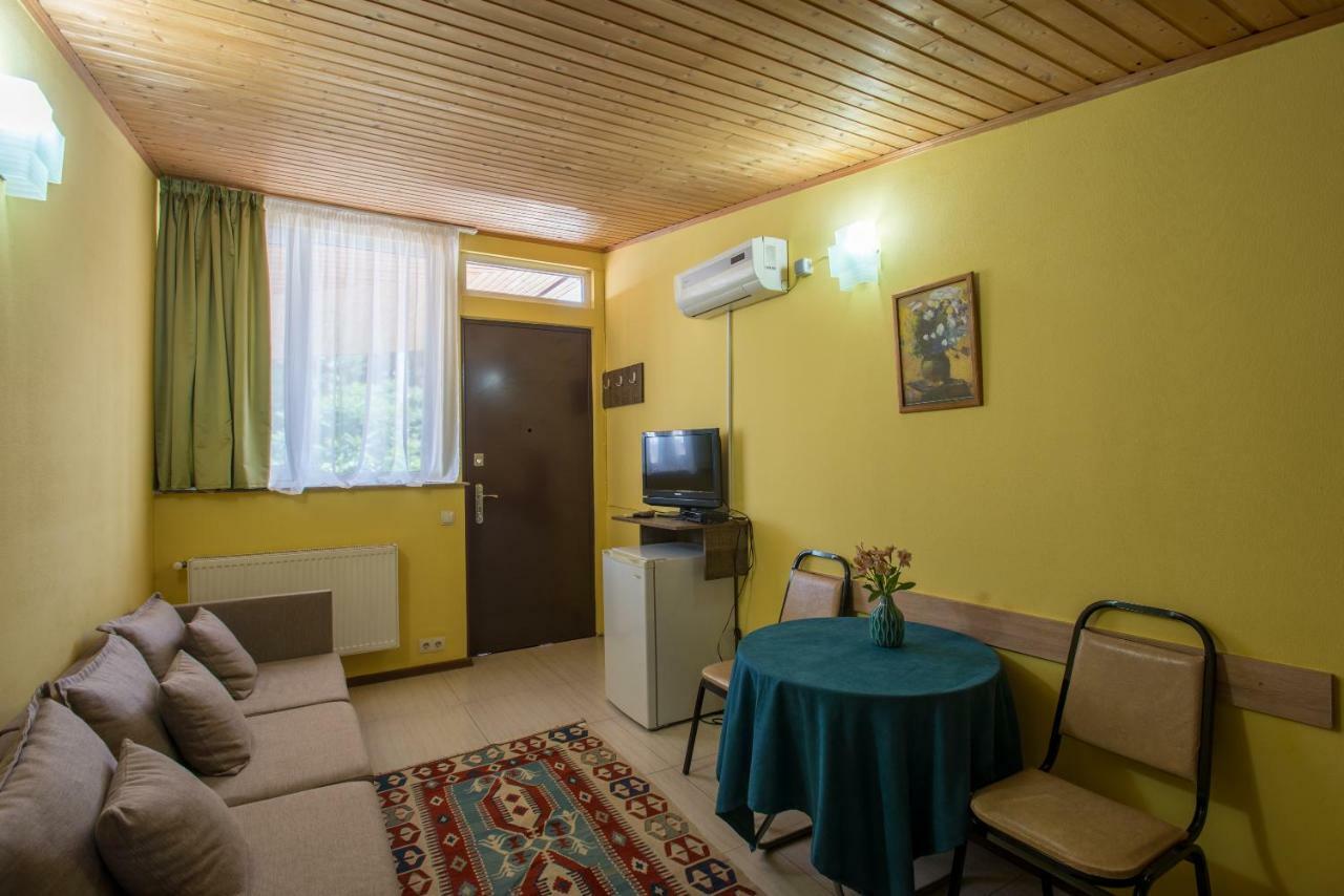 Accent Hotel Tbilisi Buitenkant foto